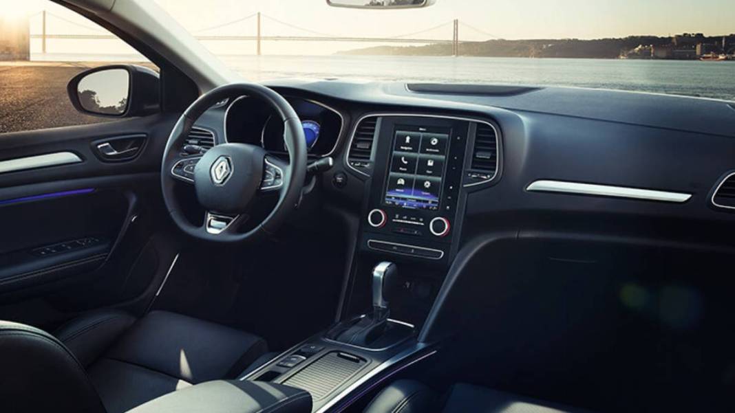 Renault Megane parası olmayana bile otomobil aldıracak! İşte Eylül ayına  özel kampanyalı fiyatlar 1